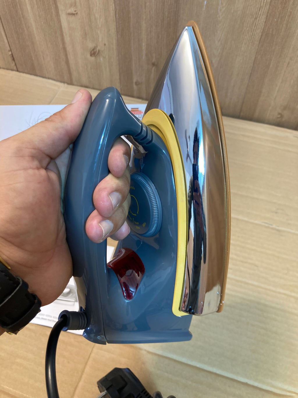 Cosmos Indonesia Lot Dry Iron 400W
