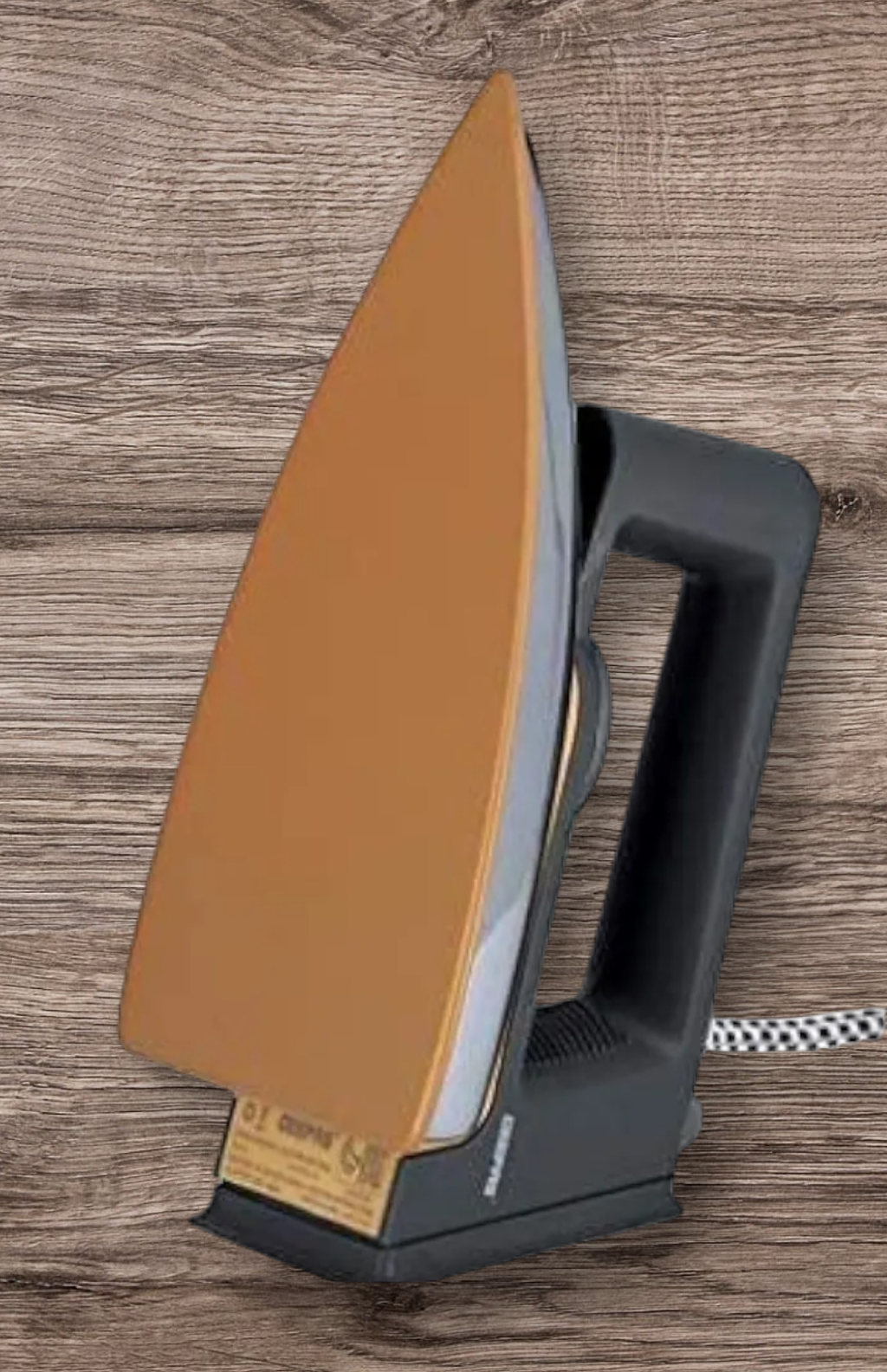 Geepas Light Weight Dry Iron