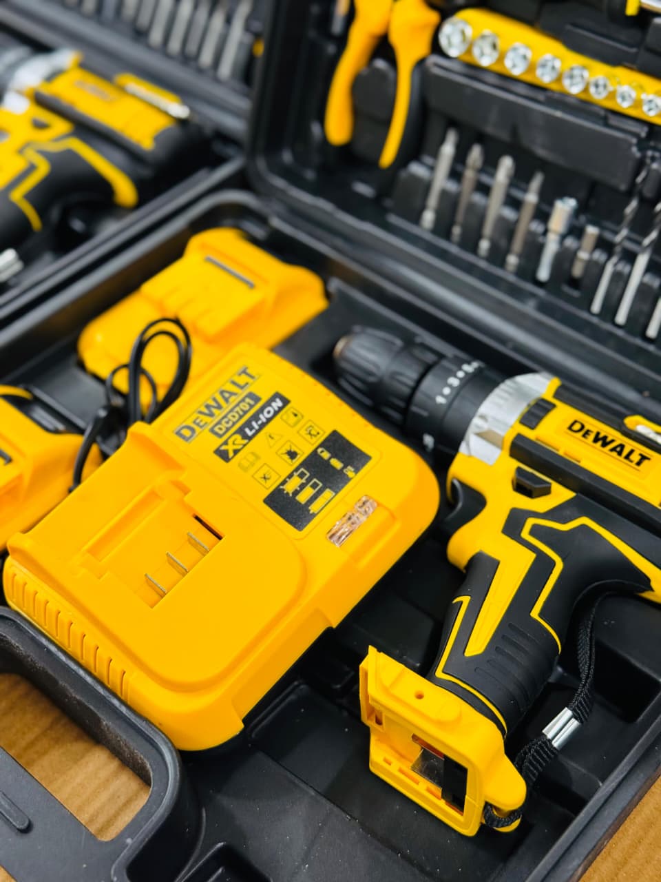 DeWalt Brushless Tool Box – 30-Piece Professional Set