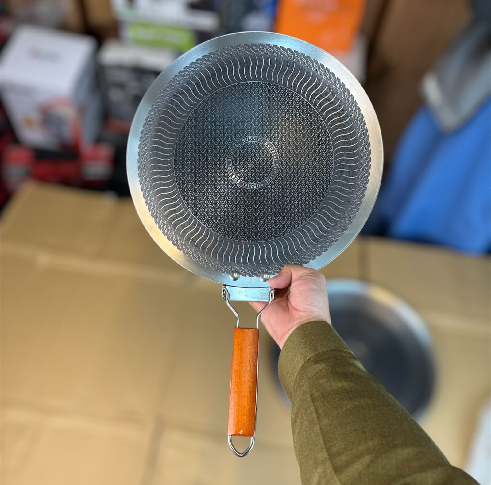 Foldable Handle Honeycomb Laser Coated Tawa