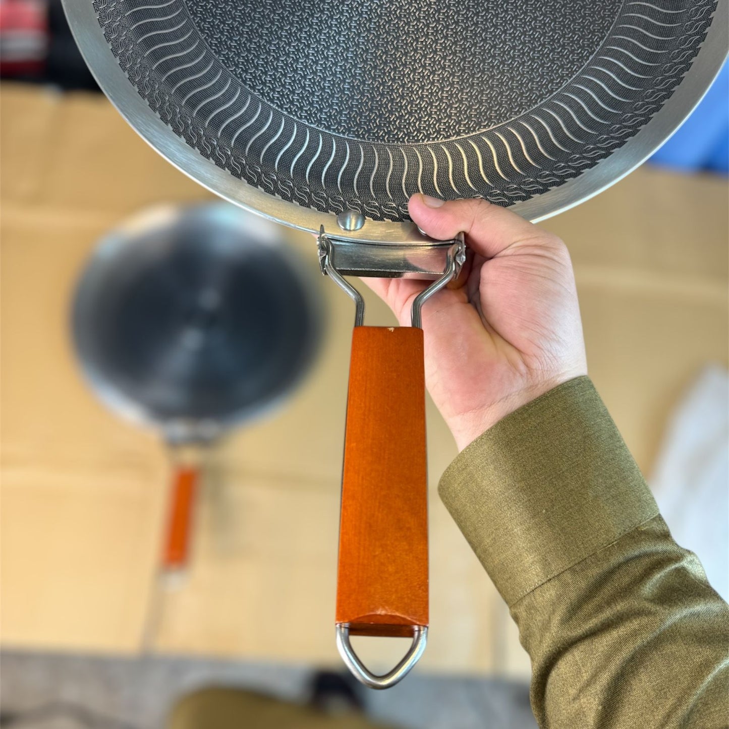 Foldable Handle Honeycomb Laser Coated Tawa