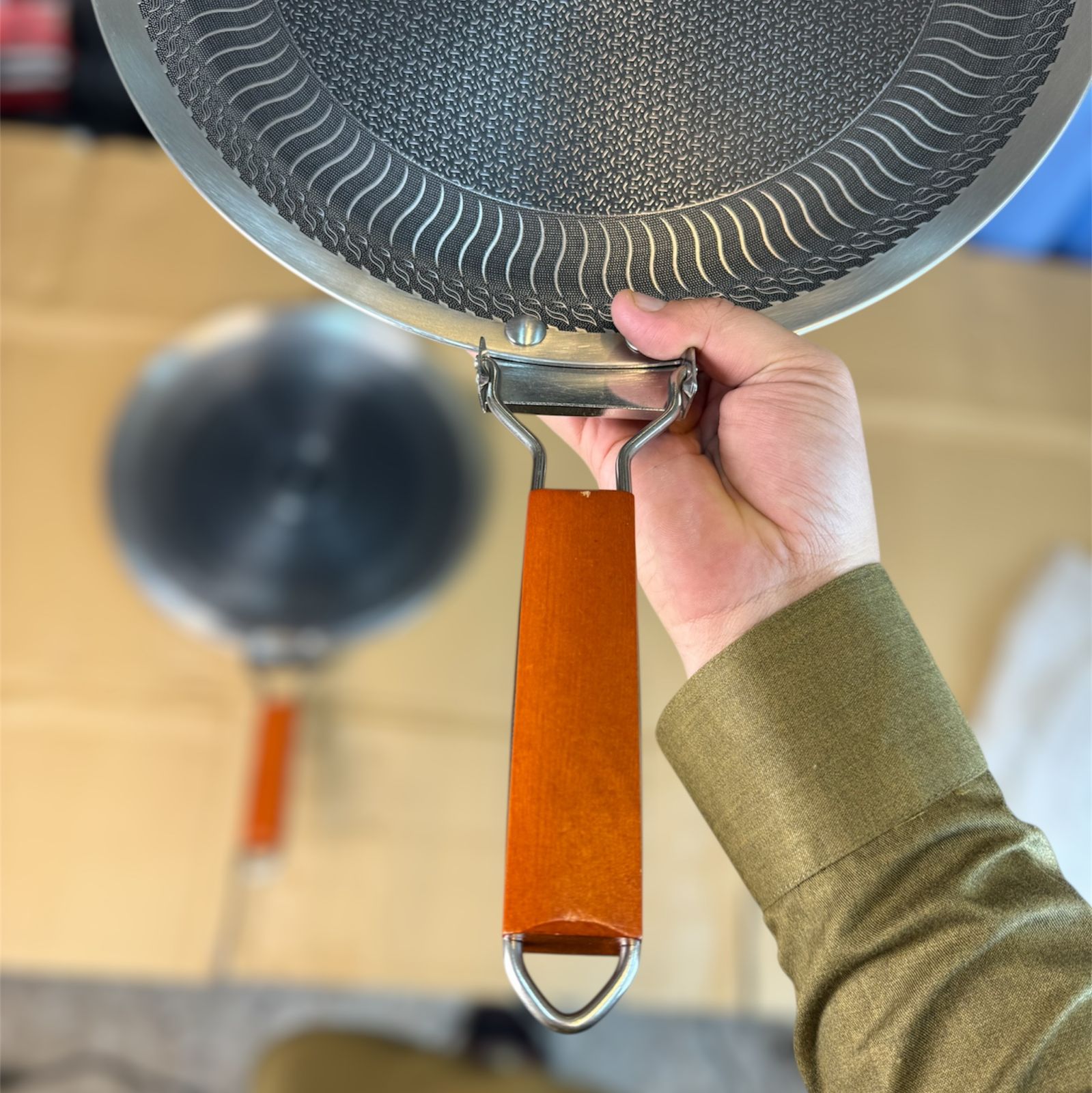 Foldable Handle Honeycomb Laser Coated Tawa